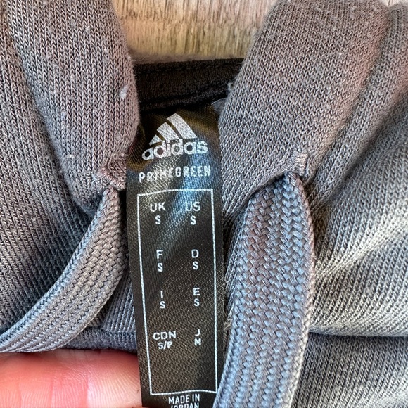 Adidas sweatshirt gray and black stripes. Piling & fraying at the drawstrings. - Picture 3 of 6